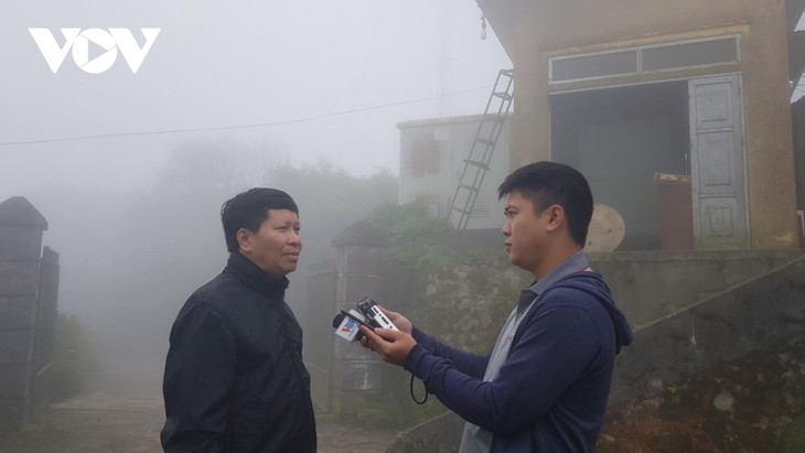 Uneasy life of VOV technicians in a cold, misty peak - ảnh 5