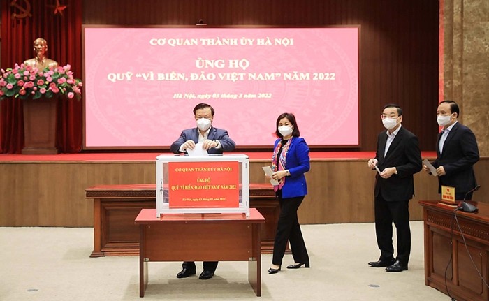 Hanoi Party Committee raises 5,600 USD for Vietnam’s seas and islands - ảnh 1