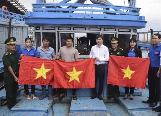 Young people encouraged to protect national seas and islands - ảnh 1