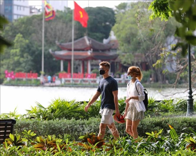 Hanoi welcomes over 8.6 million visitors in H1 - ảnh 1