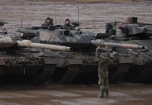 German Leopard tanks delivered to Ukraine - ảnh 1