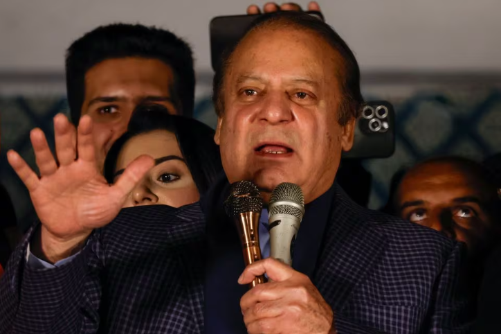 Pakistan elections: Imran Khan, Nawaz Sharif both claim wins - ảnh 1