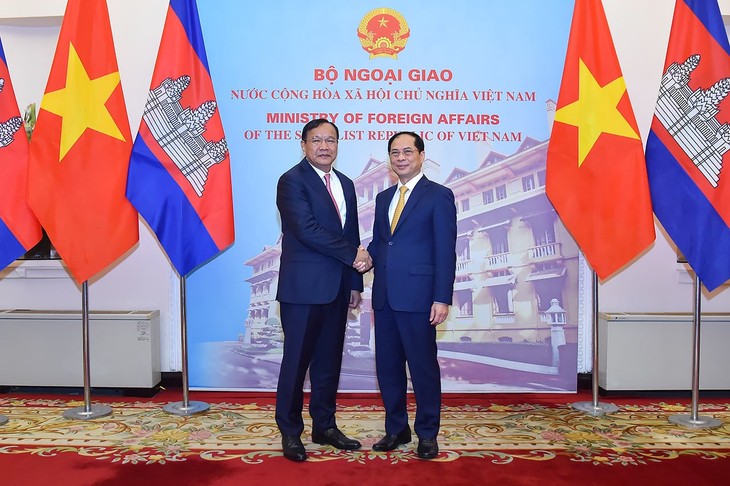 Vietnam-Kamboja Memperkuat Kerja Sama Keamanan, Pertahanan dan Konektivitas Ekonomi - ảnh 1