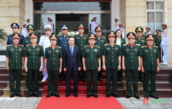 Presiden Vietnam, Vo Van Thuong Periksa Kesiagaan SAR di Biro Penyelamatan dan Pertolongan Korban, Kemhan - ảnh 1