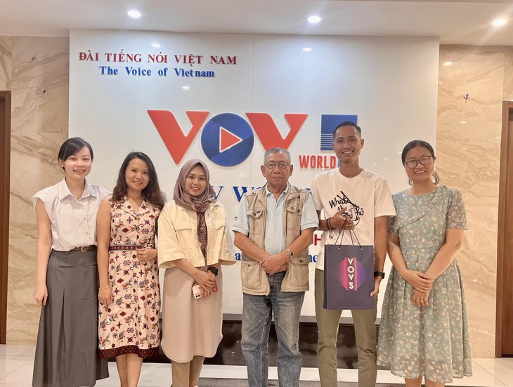 Guru Eko Widiyanto: “VOV adalah Jembatan Penghubung antara Masyarakat Vietnam-Indonesia“ - ảnh 1