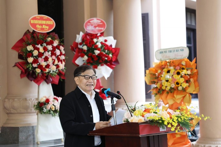 Pelukis Diaspora Vietnam dengan Presiden Ho Chi Minh - ảnh 2