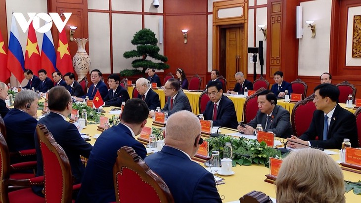 Sekretaris Jenderal Nguyen Phu Trong Mengadakan Pembicaraan dengan Presiden Federasi Rusia, Vladimir Putin - ảnh 1
