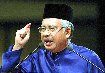 ທ່ານ Najib Tun Razak ສາບານ​ຕົວ​ຮັບ​ຕຳ​ແຫນ່​ງ​ເປັນ​ນາຍົກລັດ​ຖະມົນຕີມາ​ເລ​ເຊຍ  - ảnh 1