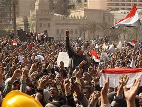 ອີຢີບ ພາຍຫລັງ 1 ປີແຫ່ງການກຳອຳນາດຂອງປະທານາທິບໍດີ  Mohamed Morsi - ảnh 1
