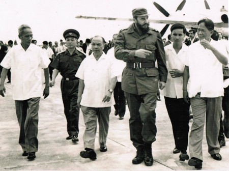 ສະເຫຼີມສະຫຼອງ 40 ປີແຫ່ງວັນປະທານກູບາ Fidel Castro ຢ້ຽມຢາມກວາງຈິ - ảnh 1