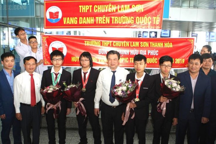 베트남 교육훈련부 응우옌 흐우 도 (Nguyễn Hữu Độ)차관: 인재양성 캠페인은 많은 지방과도시에 전파 - ảnh 1