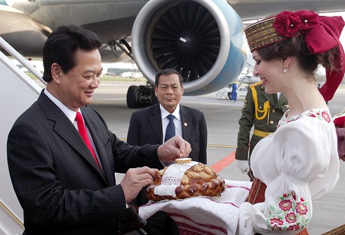 Premierminister Nguyen Tan Dung besucht  Weißrussland - ảnh 1