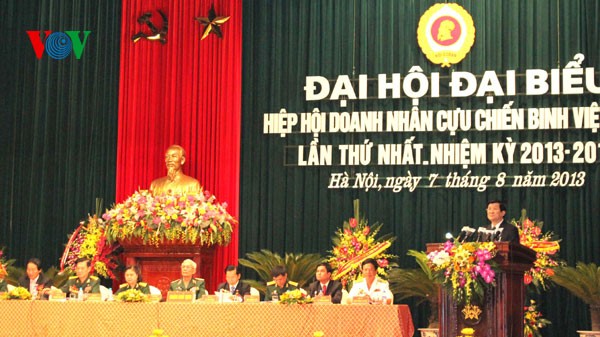 Staatspräsident Truong Tan Sang nimmt an Konferenz der Unternehmen vietnamesischer Veteranen teil - ảnh 1