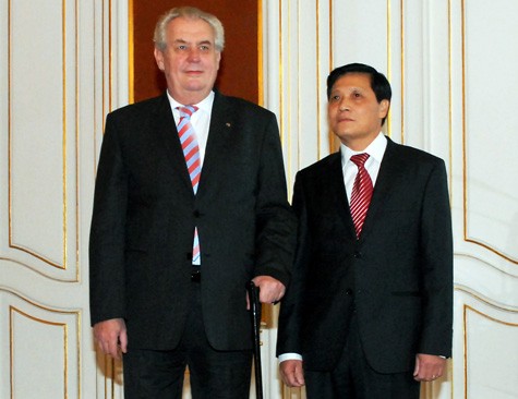 Präsident Zeman: Vietnam ist einer der wichtigsten Partner Tschechiens - ảnh 1