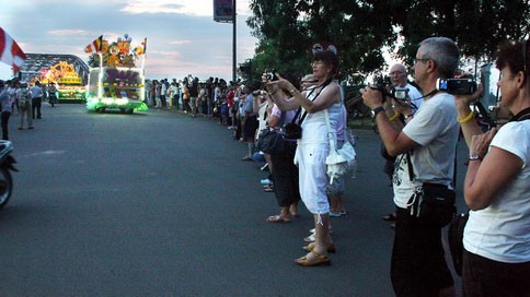Anzahl der Touristen in Hue ist gestiegen - ảnh 1