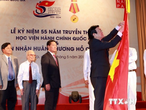 Staatspräsident Truong Tan Sang überreicht Ho Chi Minh-Orden an Akademie für Administration - ảnh 1