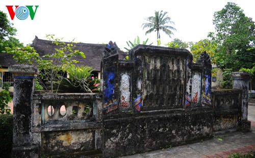 Die Schönheit des 100-jährigen Ruong-Hauses in Hue - ảnh 3