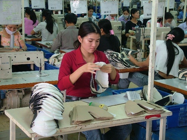 Vietnam zieht Verträge der bekannten Schuhunternehmen an - ảnh 1