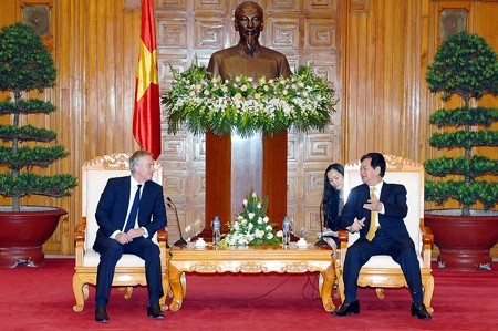 Premierminister Nguyen Tan Dung empfängt den ehemaligen britischen Ministerpräsident Tony Blair - ảnh 1