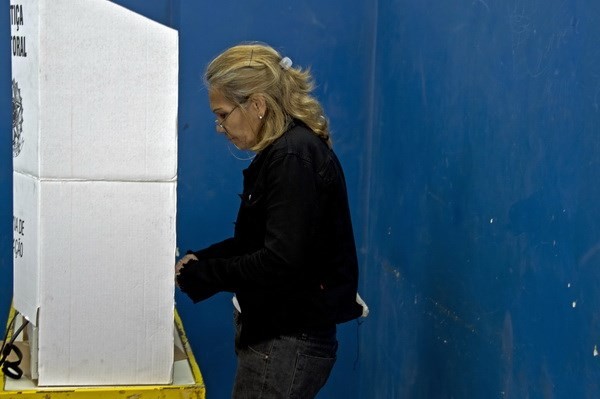 Die 2. Runde der Präsidentschaftswahl in Brasilien: unprognostizierbares Ergebnis - ảnh 1