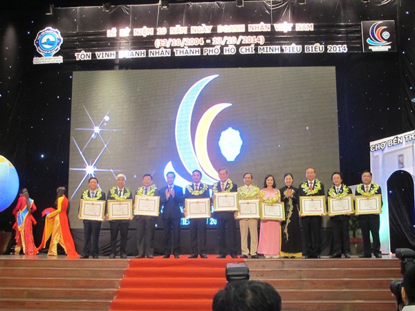 Vietnamesische Unternehmer unterstützen die Entwicklung des Landes - ảnh 1