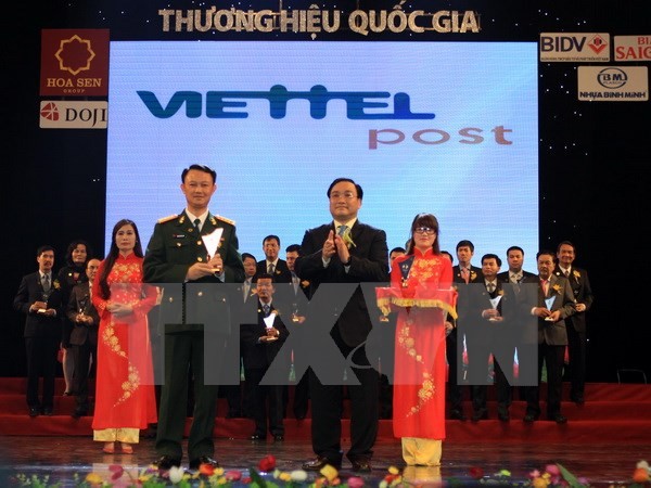 63 Unternehmen bekommen den Preis für nationale Markenzeichen Vietnam - ảnh 1
