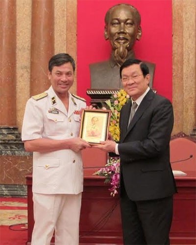 Staatspräsident Truong Tan Sang trifft vorbildliche Vertreter der Marine - ảnh 1