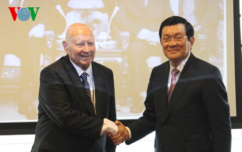 Staatspräsident Truong Tan Sang beim Besuch in Tschechien - ảnh 1