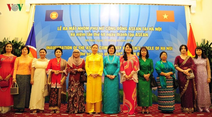 Gründung der ASEAN-Frauengruppe in Hanoi  - ảnh 1