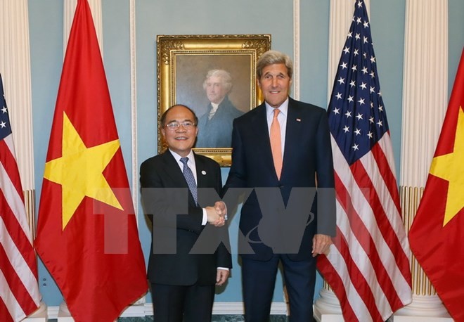 Parlamentspräsident Nguyen Sinh Hung trifft US-Außenminister John Kerry - ảnh 1