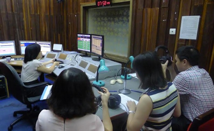 Die Stimme Vietnams hat einen neuen Radio-Kanal für Ausländer - ảnh 3