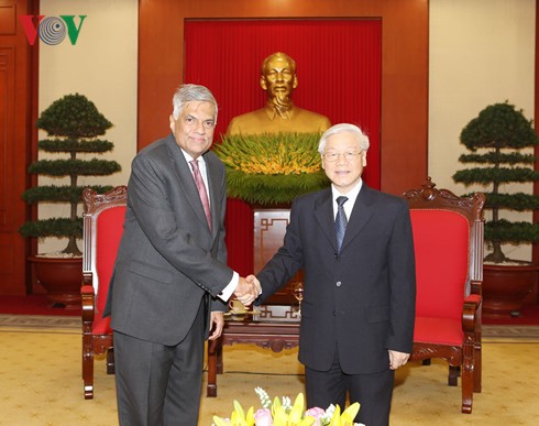 KPV-Generalsekretär Nguyen Phu Trong empfängt den sri-lankischen Premierminister  - ảnh 1
