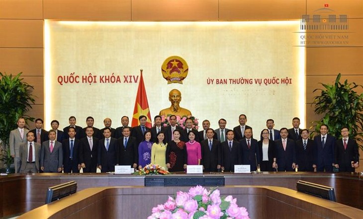 Premierminister Nguyen Xuan Phuc trifft Leiter der vietnamesischen Vertretungen im Ausland - ảnh 1