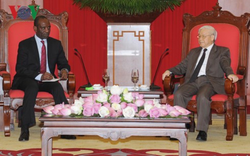 Der mosambikanische Premierminister beendet den Besuch in Vietnam - ảnh 1