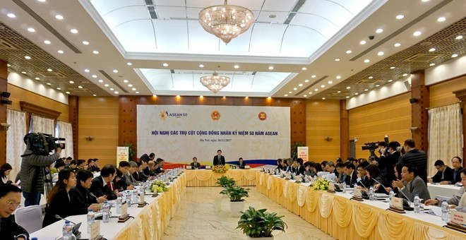  Vietnam engagiert sich für den Aufbau der Säulen der ASEAN-Gemeinschaft 2017  - ảnh 1