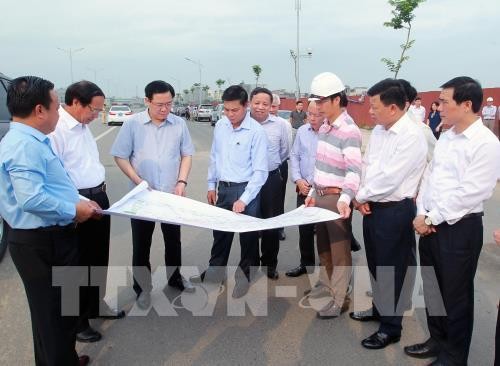 Deputi PM Vietnam, Vuong Dinh Hue melakukan kunjungan kerja di Kota Hai Phong - ảnh 1