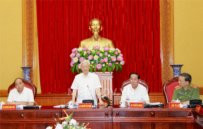KPV-Generalsekretär Nguyen Phu Trong nimmt an der Konferenz der Parteileitung der Polizei teil - ảnh 1