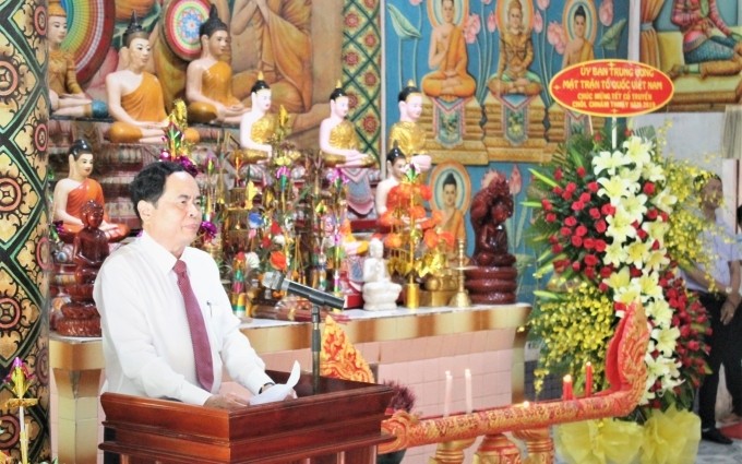 Der Vorsitzende der Vaterländischen Front wünscht Glück zum Fest Chol Chnam Thmay in Soc Trang - ảnh 1