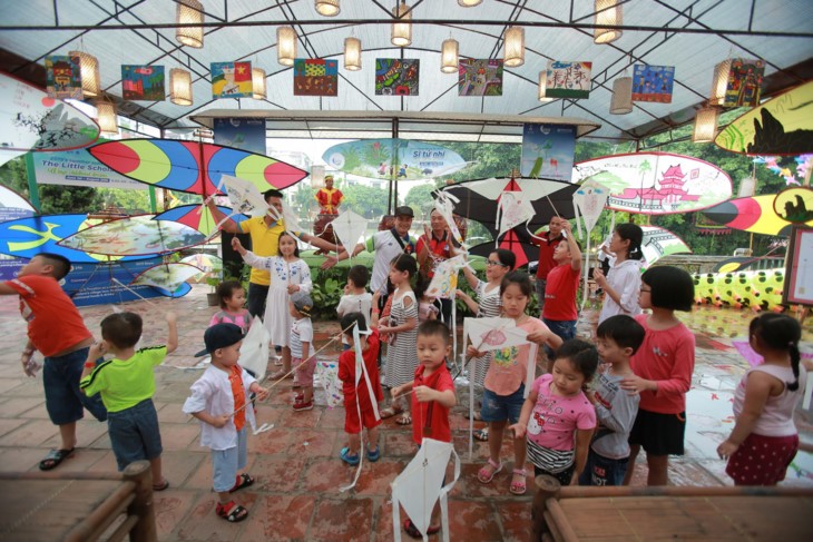 Sommerferien der Kinder im Literaturtempel in Hanoi - ảnh 10
