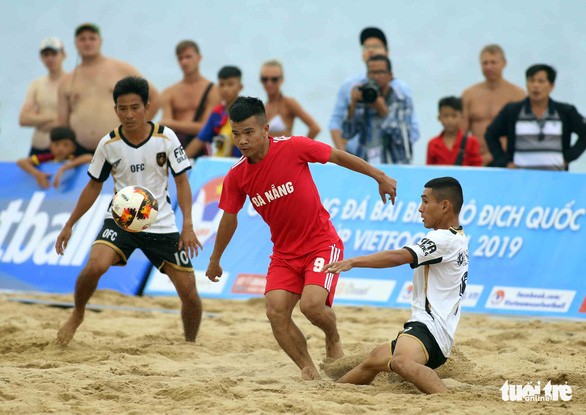 Eröffnung des Beachsoccer-Pokal-Tuniers „VietFootball” in Nha Trang - ảnh 1