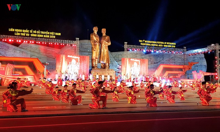 Eröffnung des Festivals des traditionellen vietnamesischen Kungfus in Quy Nhon - ảnh 1