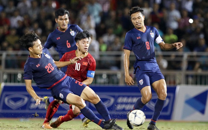 Das Spiel zwischen U18-Fußballmannschaften Vietnams und Thailands endet unentschieden - ảnh 1