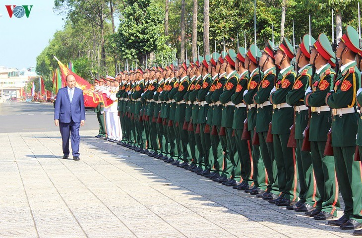 Premierminister Nguyen Xuan Phuc besucht Militärzone 9  - ảnh 1