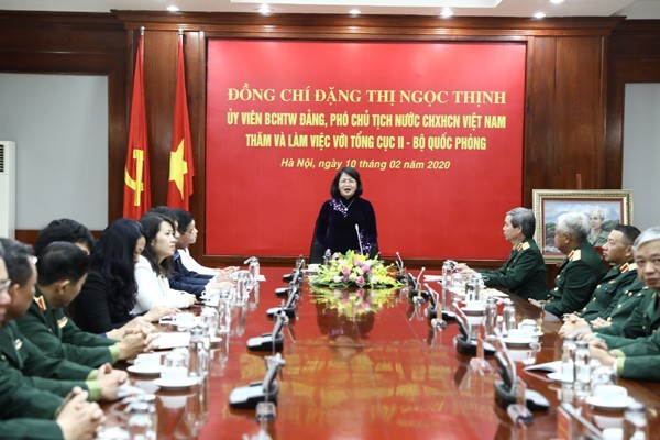 Vize-Staatspräsidentin Dang Thi Ngoc Thinh besucht Geheimdienst-Behörde des Verteidigungsministeriums - ảnh 1