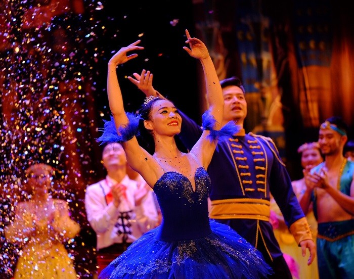 Forbes Vietnams: Balletttänzerin Nguyen Thu Hue ist eine der hervorragendsten jungen Künstlerinnen  - ảnh 1
