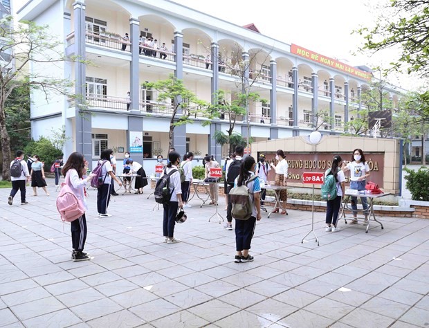 Hanoi führt soziale Distanzierung bei Rückkehr zur Normalität fort - ảnh 1