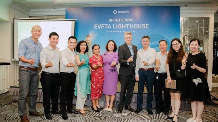 Projekt „Leuchtturm” ermöglicht den vietnamesischen Unternehmen den Zugang zum europäischen Markt - ảnh 1