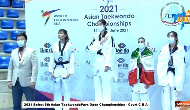 Nguyen Thi Anh Tuyet gewinnt Silbermedaille bei der asiatischen Taekwondo-Meisterschaft 2021 - ảnh 1