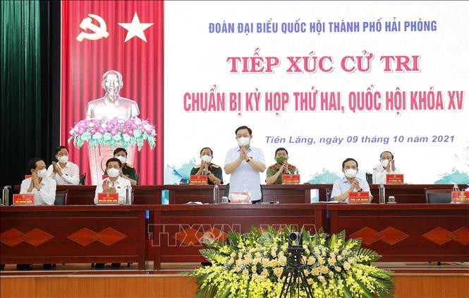 Parlamentspräsident Vuong Dinh Hue trifft Wähler in Hai Phong - ảnh 1