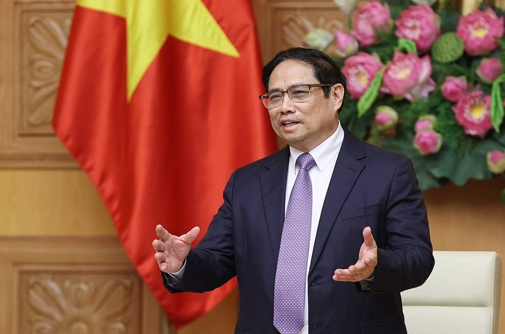 Die vietnamesische Regierung treibt die Verwaltungsreform zur Anziehung von ausländischen Investoren voran - ảnh 1